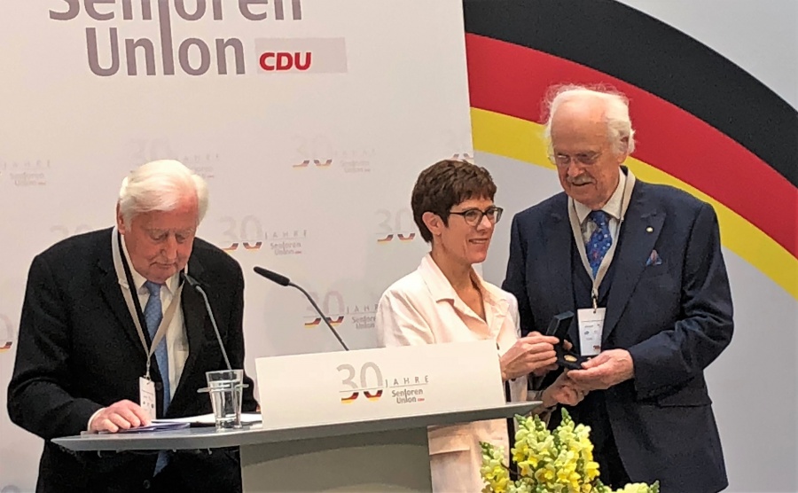 Prof. Wulff mit Frau Kramp-Karrenbauer